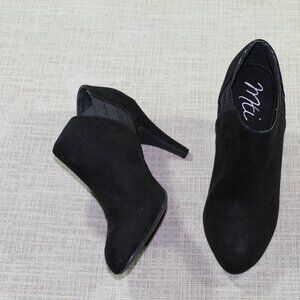 MTI Design Size 7 Black Suede Ankle Booties - LIKE NEW